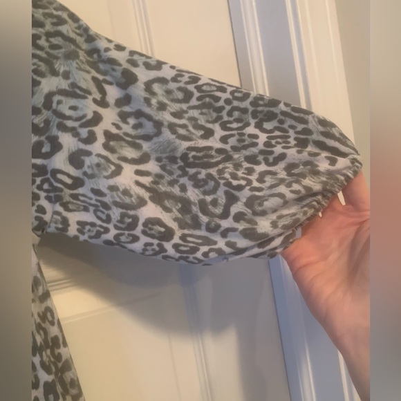 NWOT Gray Animal Print Maxi Dress Sz Large - Picture 7 of 13